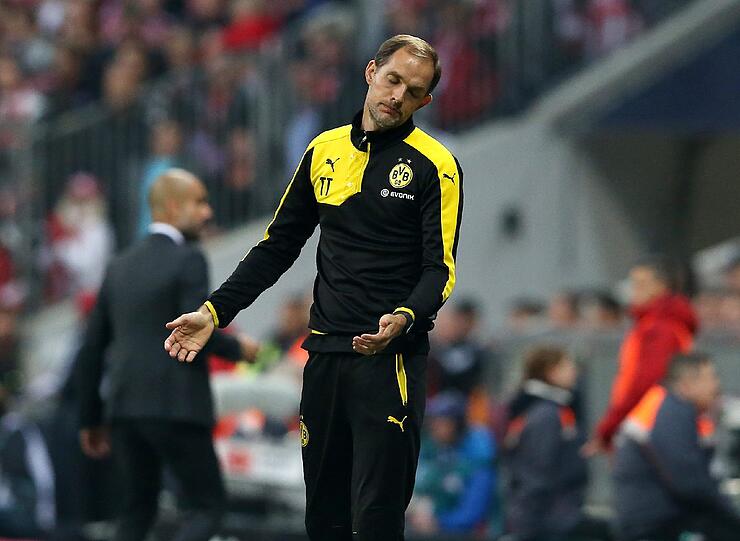 5.Oktober - die Watschn für den BVB: Wird der BVB dem FCB unter dem neuen Trainer Thomas Tuchel wieder gefährlich? Nein, lautet die Antwort der Bayern im ersten Bundesliga-Duell der Saison 2015/2016. Die Ex-Borussen Robert Lewandowski (2) und Mario Götze (1) helfen kräftig mit beim überzeugenden 5:1-Sieg gegen Borussia Dortmund.