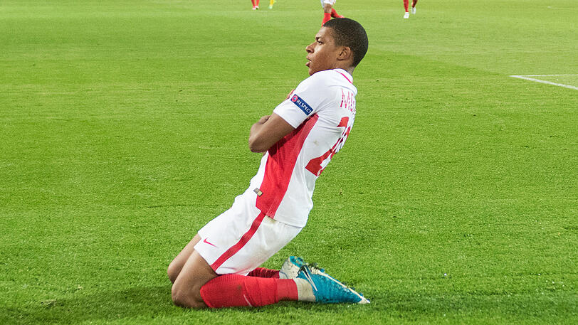 Kylian Mbappé ist in diesem Jahr unter den 30 Nominierten für den den prestigeträchtigen "Ballon d'Or".