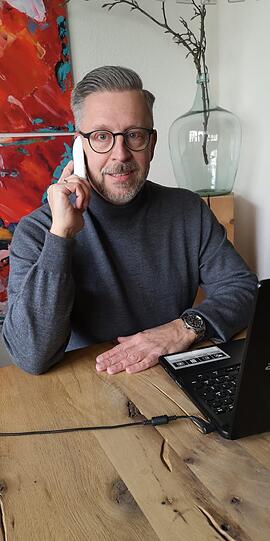 Der 55-Jährige ist Hauptpersonalrat der bayerischen Polizei und Landesvorsitzer der Gewerkschaft DPolG.