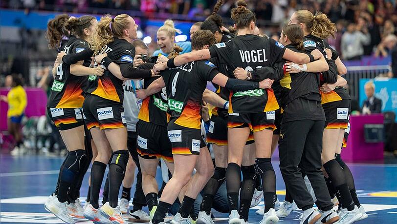 Das deutsche Team beim Jubel über den Einzug ins Halbfinale. Das deutsche Team beim Jubel über den Einzug ins Halbfinale.