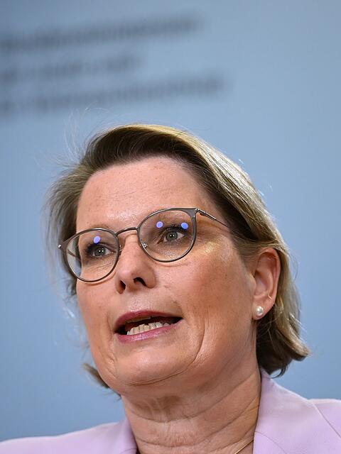 Bundesjustizministerin Stefanie Hubig (SPD) will Banden, die Umweltkriminalit&auml;t zum Gesch&auml;ftsmodell gemacht haben, h&auml;rter bestrafen. (Archivbild)