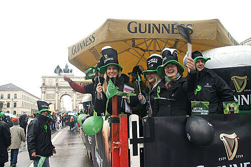 Am Wochenende startet der St. Patricks Day. Hier gibt's Bilder aus den vergangenen Jahren...