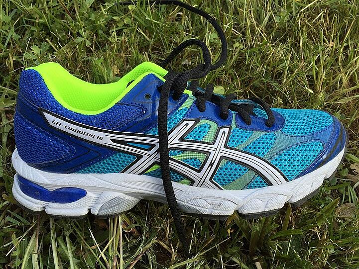Der Asics Gel Cumulus 16 - Für sportliche Kids, eine gute Wahl.