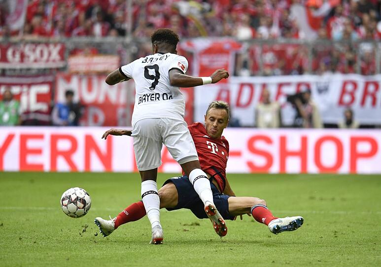 RAFINHA, NOTE 3: David Alaba bekam nach der Länderspielreise eine Pause, dafür sicherte Rafinha die linke Seite ab. Machte das sehr solide, ohne offensiv für große Momente zu sorgen. In der Schlussphase verletzt ausgewechselt. Leverkusens Bellarabi sah für den Tritt die Rote Karte (80.).
