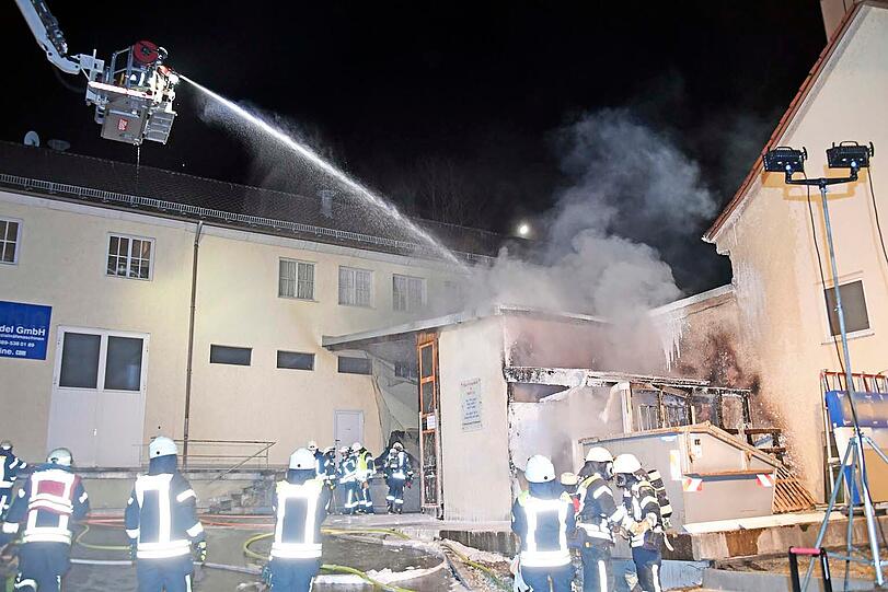 Der Sachschaden beläuft sich auf rund 250.000 Euro.