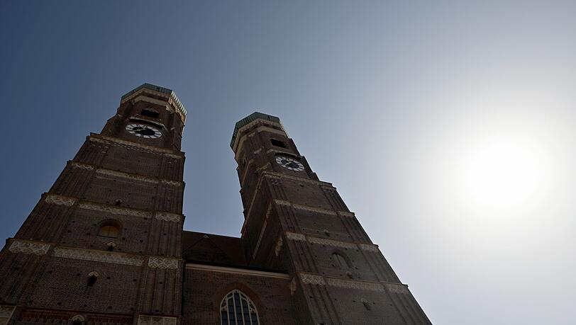 Der Unterhalt von Kirchen und Pfarrhäuser sind ein großer Kostenfaktor für die Erzdiözese München-Freising. (Symbolbild) Der Unterhalt von Kirchen und Pfarrhäuser sind ein großer Kostenfaktor für die Erzdiözese München-Freising. (Symbolbild)