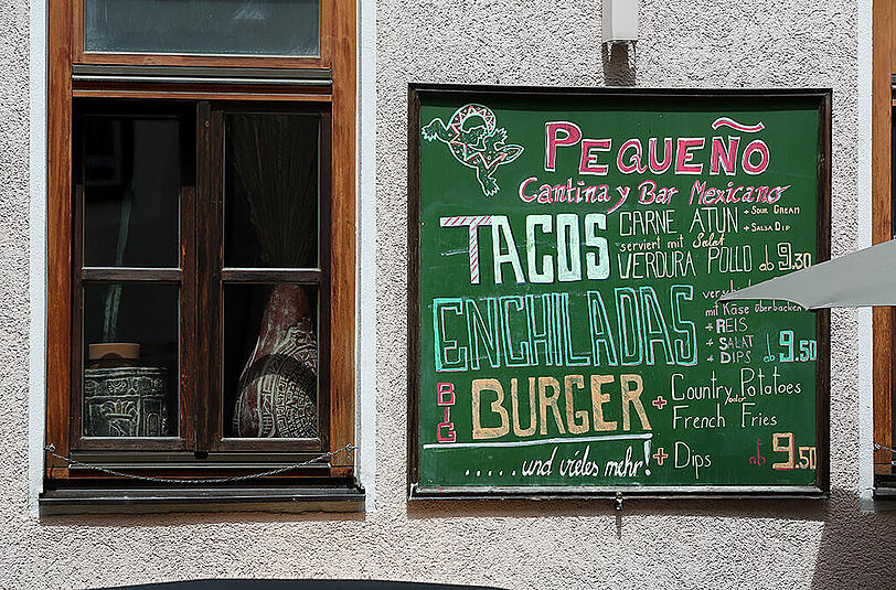 Nicht Mexico City, sondern mitten in München: Die Speisetafel eines der vielen Lokale hier im Lehel.