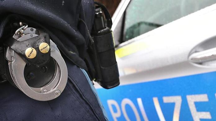 Die Polizei hat am Hohenzollernplatz einen Exhibitionisten festgenommen. (Symbolbild)
