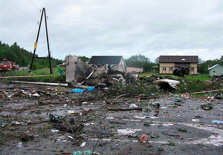 Flugzeugabsturz in Russland: Die Bilder