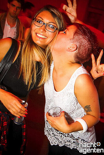Die besten Partybilder vom Samstag. Hier aus der Nachtgalerie.