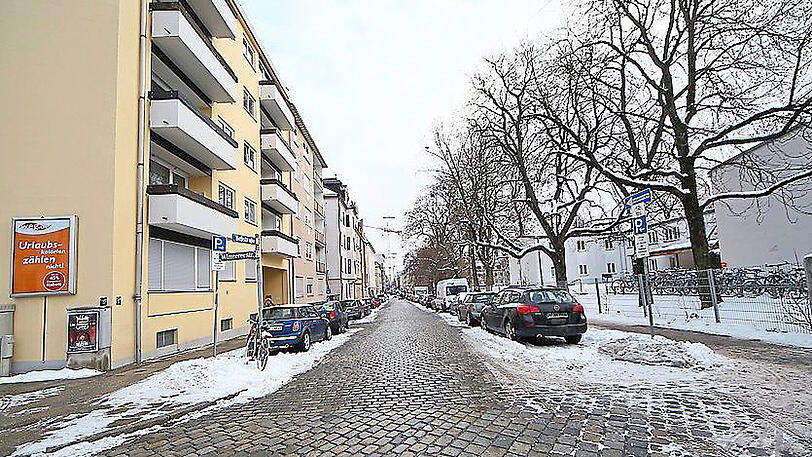 Auch das alte Kopfsteinpflaster kommt (leider) raus.