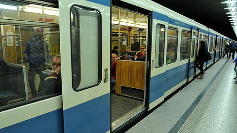 Mind the gap: Bahnsteigerhöhungen sollen den Höhenunterschied zur U-Bahn verringern.