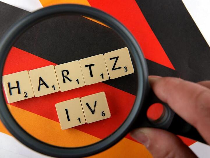 63,6 Prozent aller Hartz-IV-Empfänger sind deutsche Staatsbürger. Syrer stellen die zweitgrößte Gruppe, gefolgt von Menschen aus der Türkei.