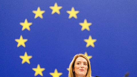 Roberta Metsola ist die Präsidentin des Europäischen Parlaments, wo derzeit über eine Asyl-Reform gesprochen wird.