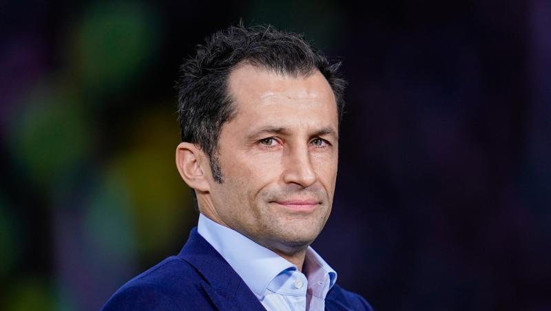 Hasan Salihamidzic, Sportdirektor des FC Bayern München, steht im Stadion. Foto: Uwe Anspach/dpa Hasan Salihamidzic, Sportdirektor des FC Bayern München, steht im Stadion. Foto: Uwe Anspach/dpa