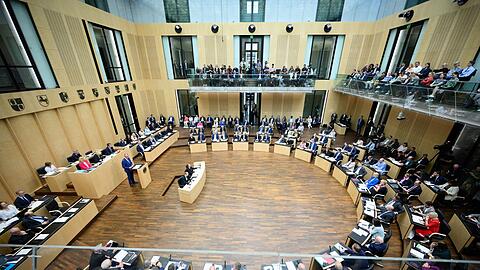 Nach dem Bundestag hat auch der Bundesrat grünes Licht für milliardenschwere Steuerentlastungen für Unternehmen gegeben.