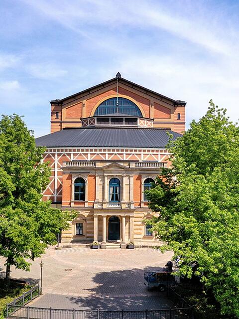 Die Bayreuther Festspiele werden 2026 mit Richard Wagners fr&uuml;her Oper "Rienzi" eroffnet. 3sat sendet am 01. August im Rahmen des "3sat-Festspielsommers".