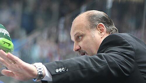 Treibt seine Eistiger an: Nürnbergs Erfolgscoach und „DEL-Trainer des Jahres“ Benoit Laporte. Treibt seine Eistiger an: Nürnbergs Erfolgscoach und „DEL-Trainer des Jahres“ Benoit Laporte.