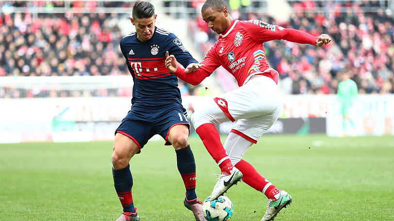 James Rodriguez: Note 2. Bekam von den Mainzern sofort auf die Socken. Senor Zauberfuß ist Herr der ruhenden Bälle und der Kunststücke. Holte die Flanke von Tolisso elegant mit der Brust herunter und versenkte die Kugel dann mit Vehemenz im kurzen Eck &ndash; sehenswert, dieses 2:0. Sehr ballsicher, fast nie vom Ball zu trennen.