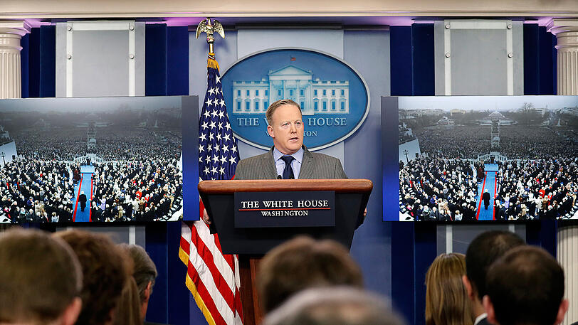 Sean Spicer vertritt die Ansicht, dass auch von Fünfjährigen eine Gefahr für die USA ausgehen kann.