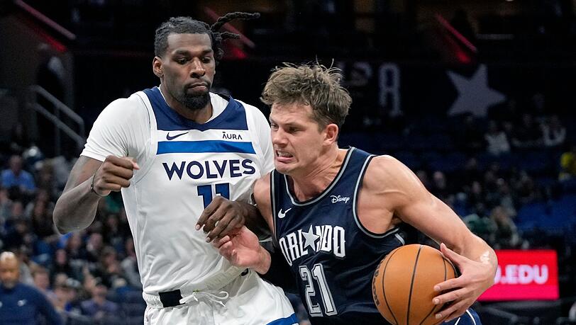 Moritz Wagner (21), Center der Orlando Magic, zieht zum Korb.