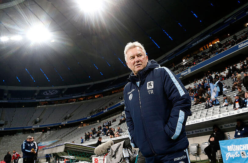 Wohl eher humoristisch gemeint war die Aussage von Löwen-Trainer Benno Möhlmann zu einem eventuellen Elfmeterschießen gegen Bochum.