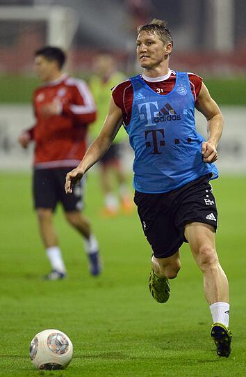 Bastian Schweinsteiger ist wieder voll ins Mannschaftstraining eingestiegen und macht problemlos bei den Trainingsspielen mit.