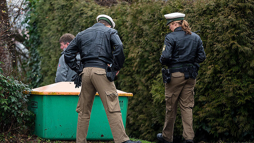 Die Polizei am Tatort in Bayreuth. Die Ergebnisse der Obduktion werden für kommende Woche erwartet. Die Polizei am Tatort in Bayreuth. Die Ergebnisse der Obduktion werden für kommende Woche erwartet.
