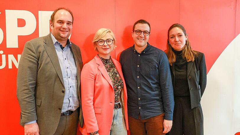 Das Münchner SPD-Team für Berlin (von links nach rechts): der Abgeordnete Sebastian Roloff (41), Krankenschwester Seija Knorr-Köning (30), Politikwissenschaftler David Rausch (30) und die Ökonomin Philippa Sigl-Glöckner (34).
