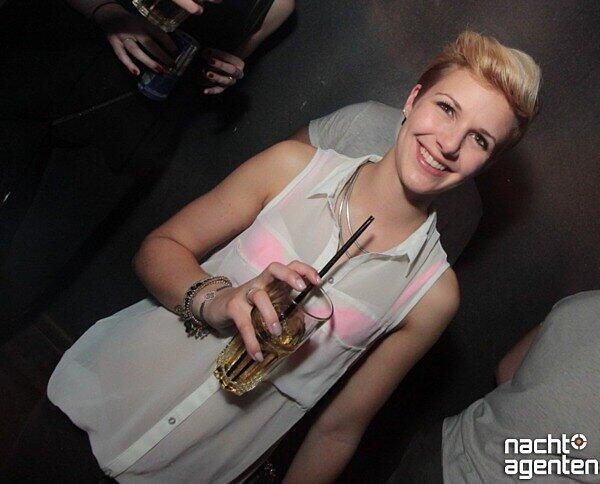 Am Freitag wurde im "Jack Rabbit" heiß ins Wochenende gefeiert. Mehr Bilder unter: href="http://www.nachtagenten.de/event/11.04.2014/jack-rabbit/imakeyourave-com.301219.html