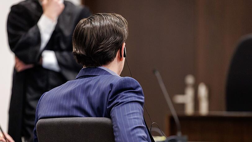 Im Prozess um die t&ouml;dlichen Sch&uuml;sse auf einer F&uuml;rther Hochzeit droht dem Angeklagten lebenslange Haft wegen Mordes. (Archivbild)