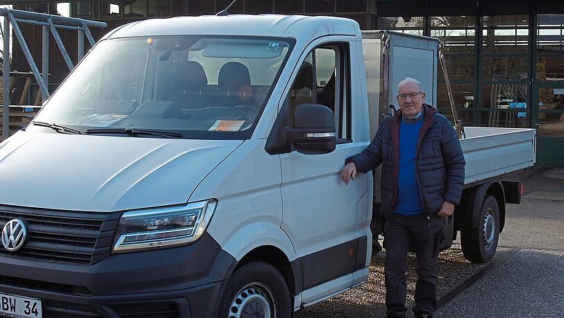 Im Ruhestand nur daheim zu sitzen, ist nichts f&uuml;r ihn: Johann Schned (75) arbeitet bereits seit mehr als f&uuml;nf Jahren bei dem Metallbaubetrieb Benno Wimmer aus dem Landkreis Passau als Fahrer.