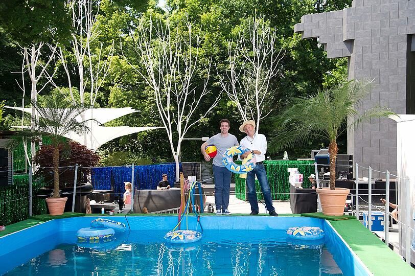 Der Pool soll die Nudisten unter den Gästen anziehen, heißt es von Seiten des Clubs.