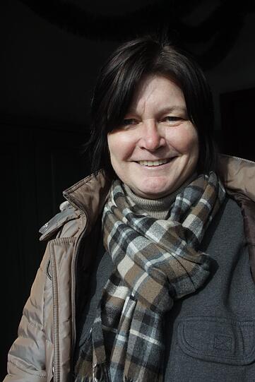 Silvia D. (55), Redakteurin: Die Kirche war ja zuletzt viel in den Schlagzeilen, aber das ist eine Überraschung. Dass der Papst diese Entscheidung getroffen hat, ist verantwortungsbewusst und zeugt von Courage. Ich halte ihn für einen sehr integren Mann, der sich bemüht hat, eine vernünftige Arbeit zu machen.