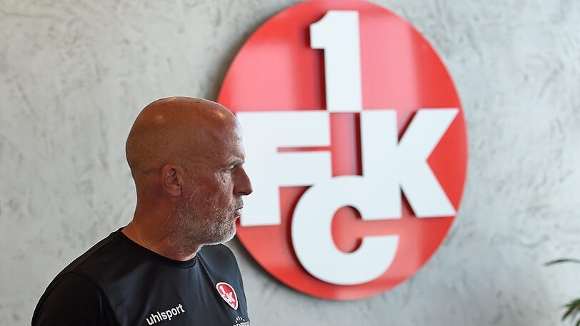 Michael Frontzeck - der Trainer des 1. FC Kaiserslautern blickt dem Liga-Start gegen den TSV 1860 München entgegen.