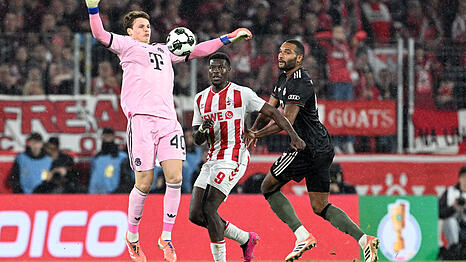 Jonas Urbig überzeugte gegen Köln als mitspielender Torhüter.