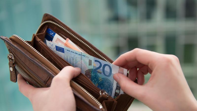 Die meisten Verbraucher dürften 2019 mehr Geld zur Verfügung haben. Die meisten Verbraucher dürften 2019 mehr Geld zur Verfügung haben.