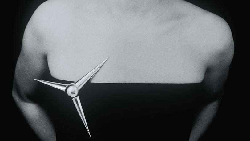 Im Designmuseum der Pinakothek der Moderne sind Werke von Therese Hilpert zu sehen: Die Brosche "Stern" könte dabei an heutige Windräder erinnern, stammt aber schon von 1985.