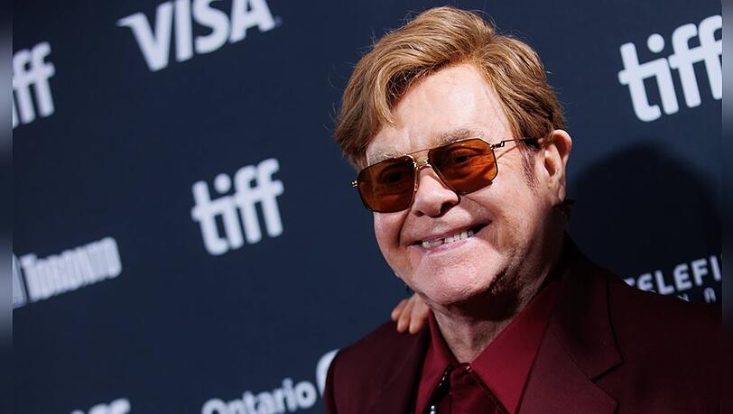 Verfügt nur noch über wenige Originalkörperteile: Elton John