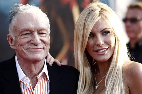 Wo die Liebe hinfällt, da spielt der Altersunterschied keine Rolle mehr. So auch bei Hugh Hefner.