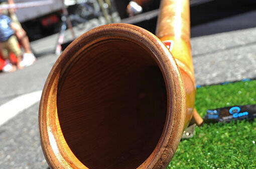 Nur ein Hamburger konnte noch lauter das Alphorn blasen als er: Ein Münchner wurde zweiter beim &bdquo;Alphorn-Lautblaswettbewerb&ldquo; auf dem Streetlife-Festival.