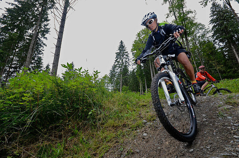 Mountainbiken will gelernt sein - am besten bei einem Technikkurs.