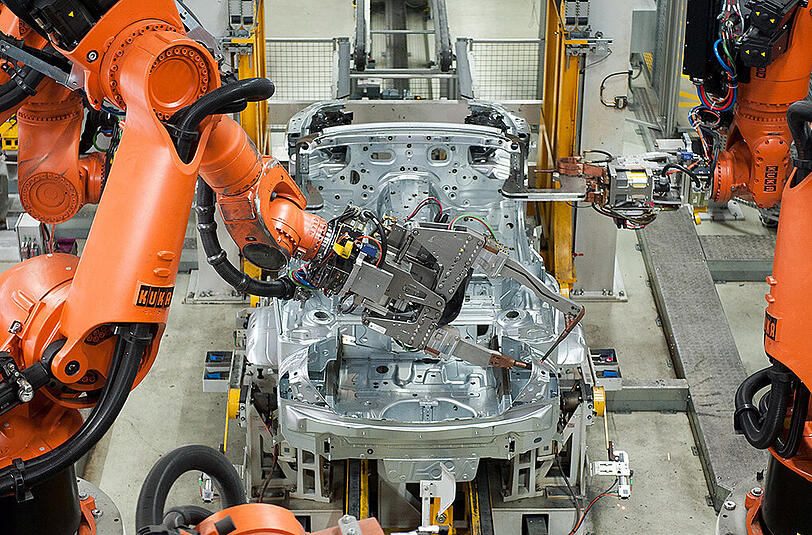 Roboter in der Autofertigung: Bei VW in Kassel wurde ein Arbeiter von einer Maschine erdrückt. (Symbolfoto)