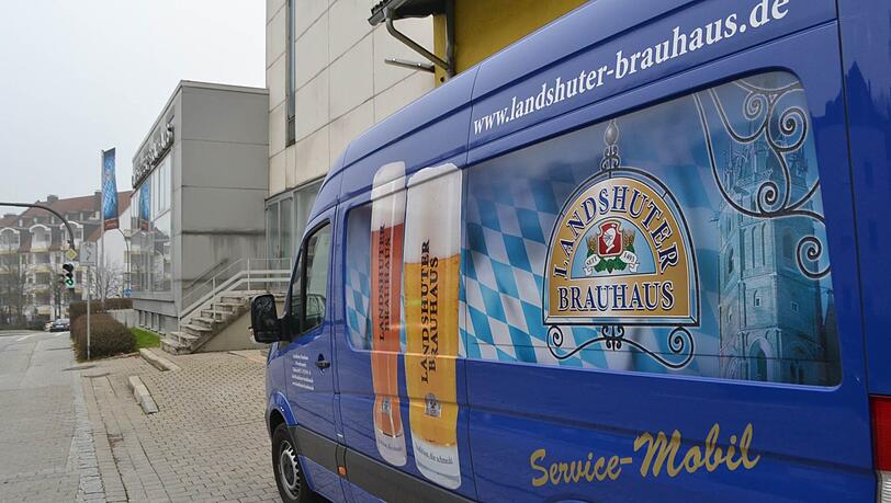 Das Landshuter Brauhaus steht vor einer ungewissen Zukunft. Der neue Hauptaktionär, Immobilienunternehmer Johann Eller und Vorstand Alexander Saponjic, sollen es richten. Das Landshuter Brauhaus steht vor einer ungewissen Zukunft. Der neue Hauptaktionär, Immobilienunternehmer Johann Eller und Vorstand Alexander Saponjic, sollen es richten.