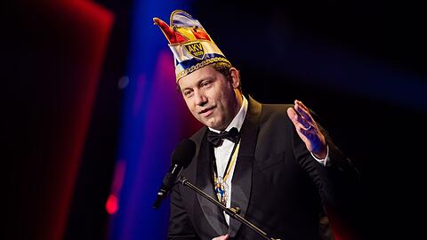 Vizekanzler Lars Klingbeil hielt die Laudatio auf die Kabinettskollegin.