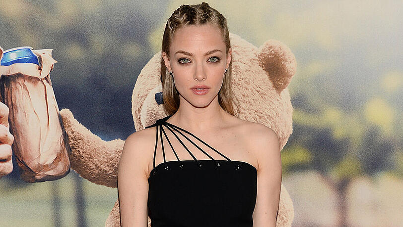 Amanda Seyfried verführerisch ganz in Schwarz bei der "Ted 2" Premiere in New York Amanda Seyfried verführerisch ganz in Schwarz bei der "Ted 2" Premiere in New York