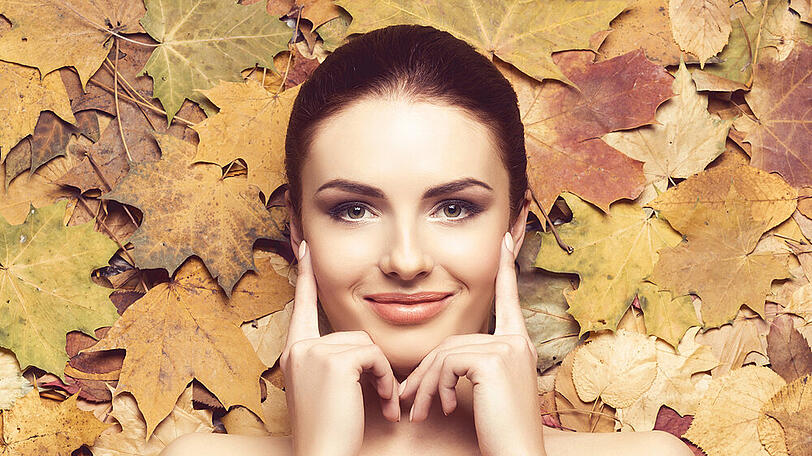 Nicht nur im Winter, sondern bereits im Herbst sollte man die Haut besonders gut pflegen.