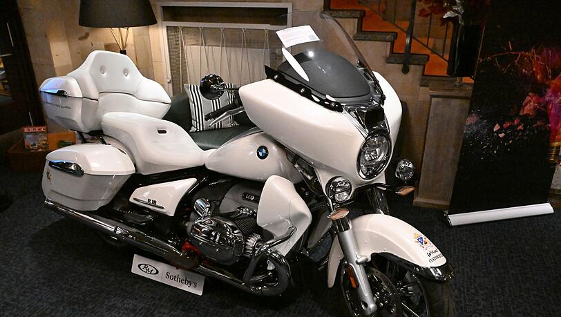 Papst Leo XIV. hatte das Motorrad im September in Rom in Empfang genommen.