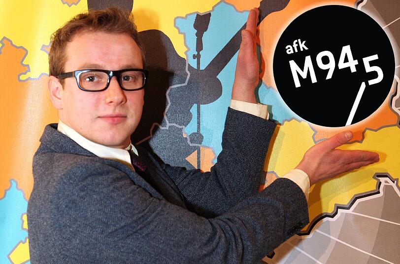 Der Berliner Musiker Sven van Thom ist live bei der M94.5 Jahreschartshow im Feierwerk zu sehen.