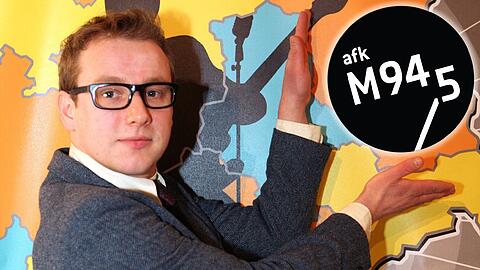 Der Berliner Musiker Sven van Thom ist live bei der M94.5 Jahreschartshow im Feierwerk zu sehen.